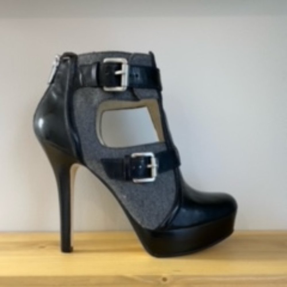 Michael Kors 8.5M black/grey ankle boots, heels - Picture 4 of 6